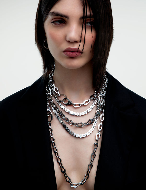 PAGERIE-PDP-Les-Arcs-The-Linque-Pet-Collar-Necklace-08-FINAL_600x.jpg