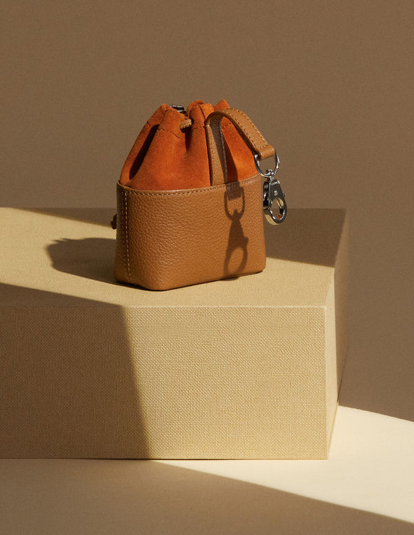 PAGERIE-PDP-The-Nue-Luxury-Waste-Treat-Bag-02-FINAL_600x.jpg
